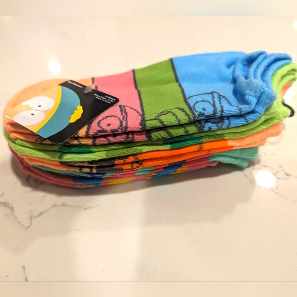 🛍️5/$25🛍️ Southpark Socks 5 pair included! NWT. Bundle&Save - Picture 1 of 7